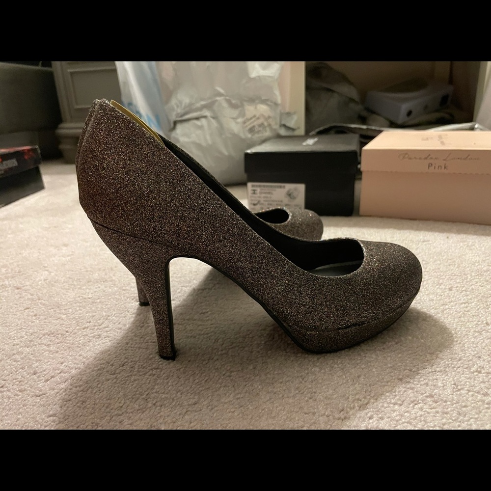 Fergalicious Glitter size 9.5. Great condition